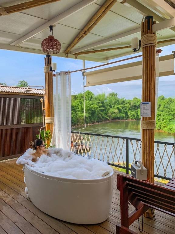U HAUS TRAIN CABIN RESORT in Sai Yok