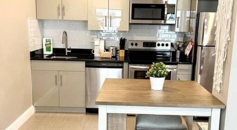 Apartment | Near Love Park — photo 4