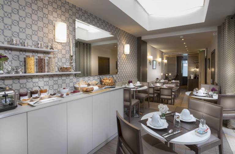 Hotel Longchamp Elysees — photo 2
