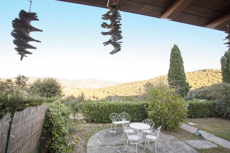 Family-oriented nice villa with yard & terrace | Dogs allowed — photo 2