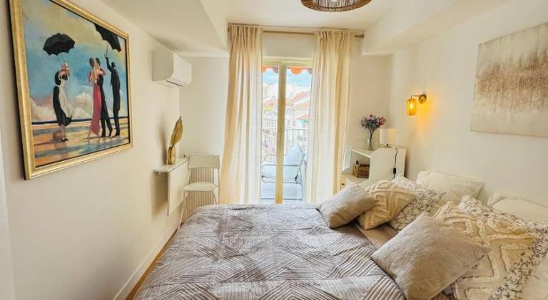 Apartment with patio | Next to Russian Orthodox Cathedral | Perfect for remote work in Thiers