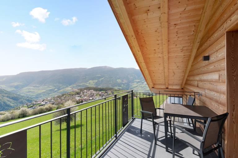Holiday Apartment 'Platiederhof Apt Lajen' with Mountain View, Shared Garden & Wi-Fi in Villandro