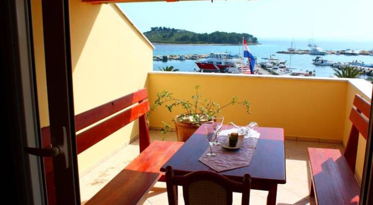 Beautiful apartment with patio | Next to the beach | Pets are welcome — photo 3