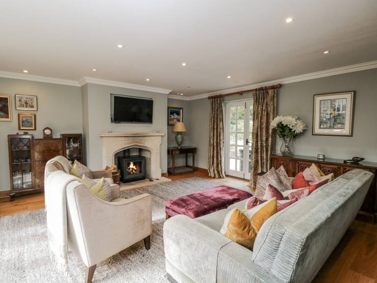Family-oriented cottage with barbeque, garden & jacuzzi | Pets allowed — photo 4