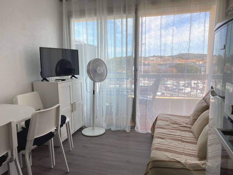 Charming T1 Apt with Balcony, 5 mins to Thermal Baths & Shops — photo 2