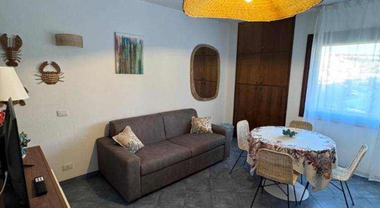 Rental apartment with yard in Palau