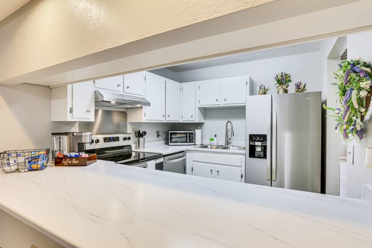 Updated Tallahassee Townhome: 3 Mi to Downtown! — photo 2