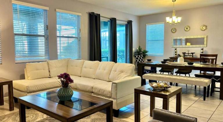House with pool & jacuzzi | Pets allowed — photo 5