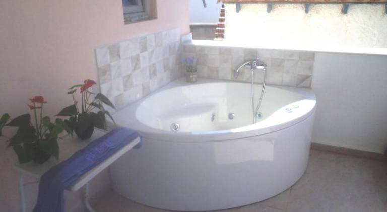 Wonderful apartment with jacuzzi & patio | Close to the beach | Pets are welcome — photo 5