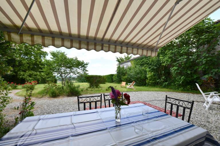Gite with yard, terrace & BBQ — photo 2
