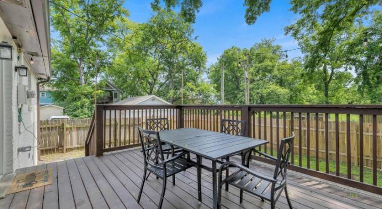 Spacious vacation home | Pets allowed — photo 4
