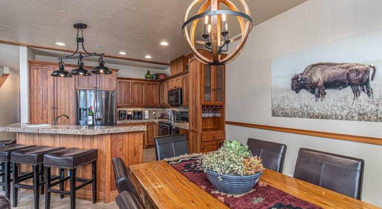 Vacation home with pool | Ski nearby | Suitable for remote work | Pets are welcome — photo 4