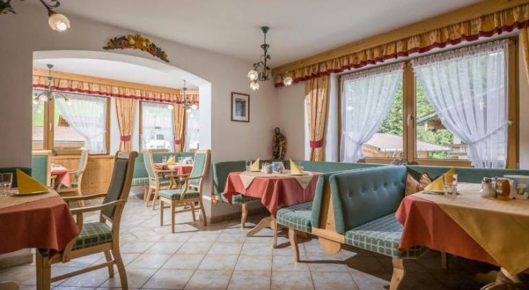 Anja's Schonblick - Bed & Breakfast — photo 5