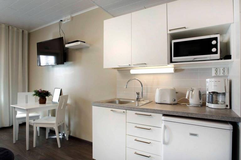 Holiday apartment with pool, yard & barbeque | Perfect for remote work in Savonlinna