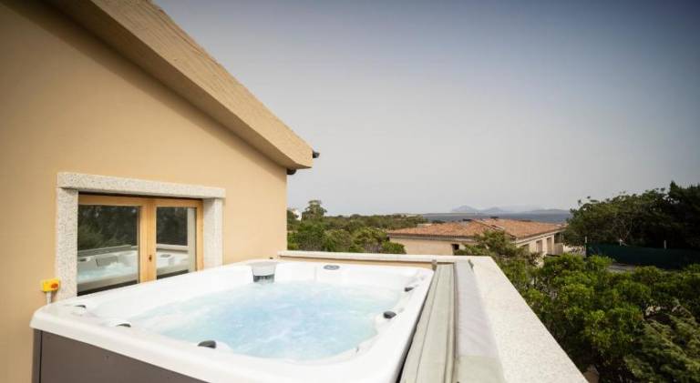 Serviced apartment with garden, pool & patio | Next to the beach | Dogs allowed — photo 3