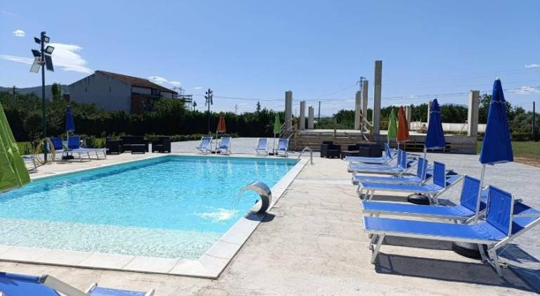 Rental apartment with yard, patio & pool — photo 3