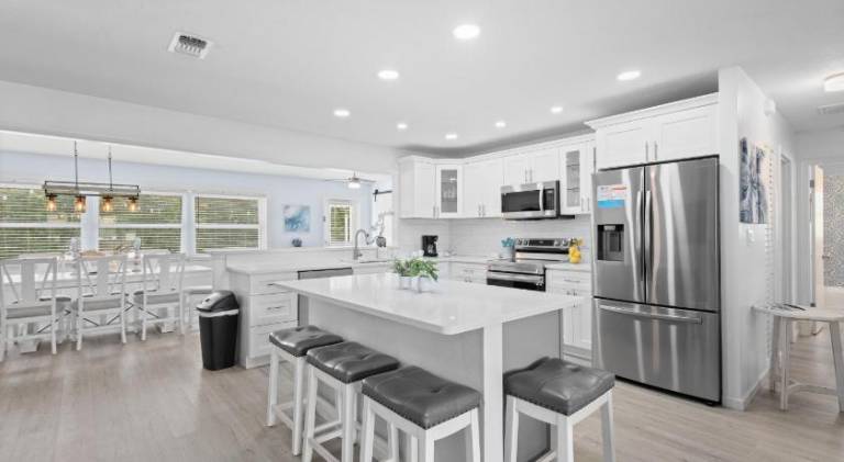 Vacation home with hot tub & pool | Perfect for remote work — photo 4