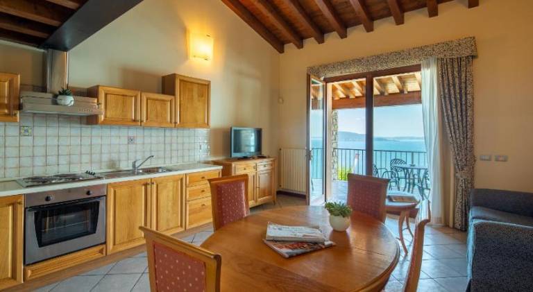 Serviced apartment with pool, terrace & yard | Dogs allowed — photo 4