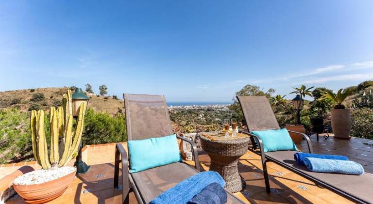 Villa with pool | Pets are welcome — photo 4