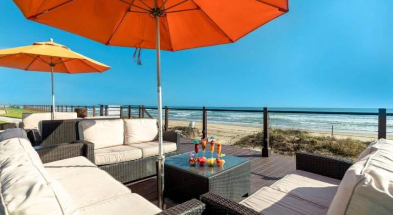 New Stunning Ocean-View Beachfront Resort, Heated Pool! — photo 4