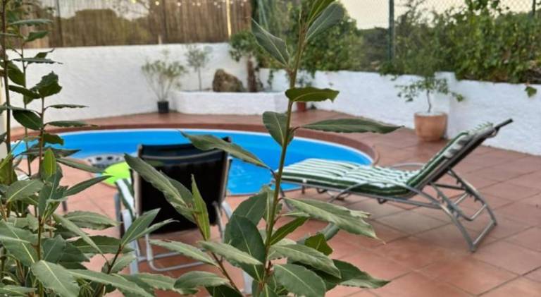 House with private pool, terrace & yard in L'Escala