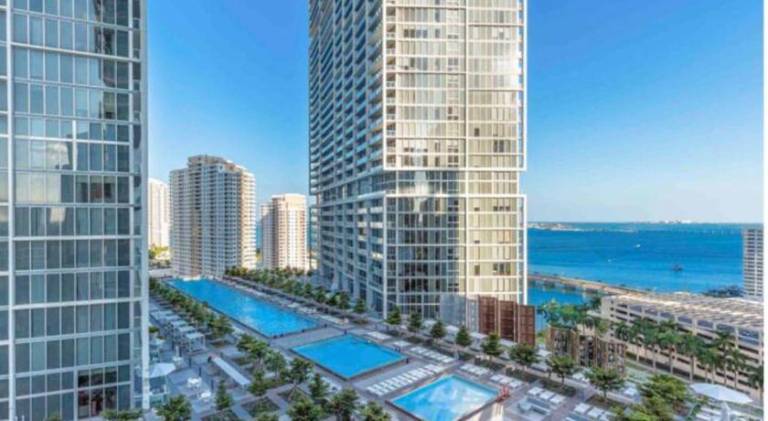Apartment with pool & hot tub | Next to Bayfront Park | Dogs allowed in Miami, FL