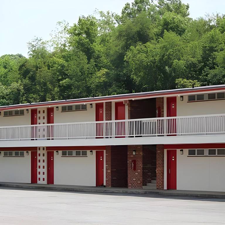 Hometown Inn Staunton — photo 5