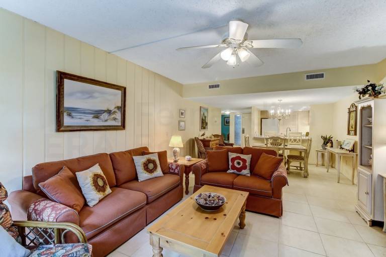 Condo with pool — photo 3