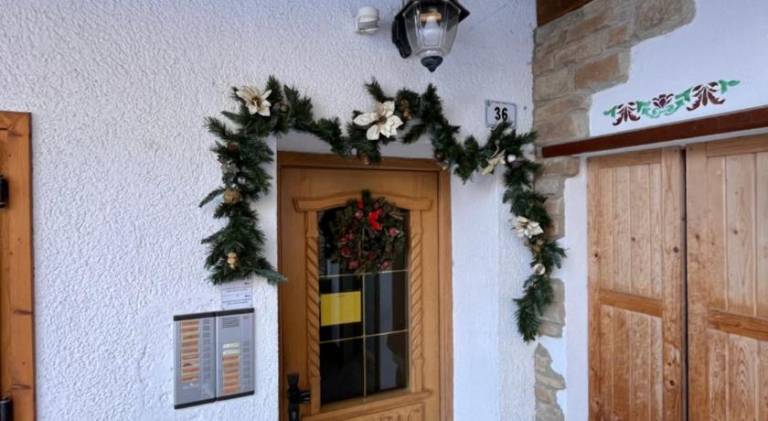 Holiday apartment with terrace & yard — photo 4