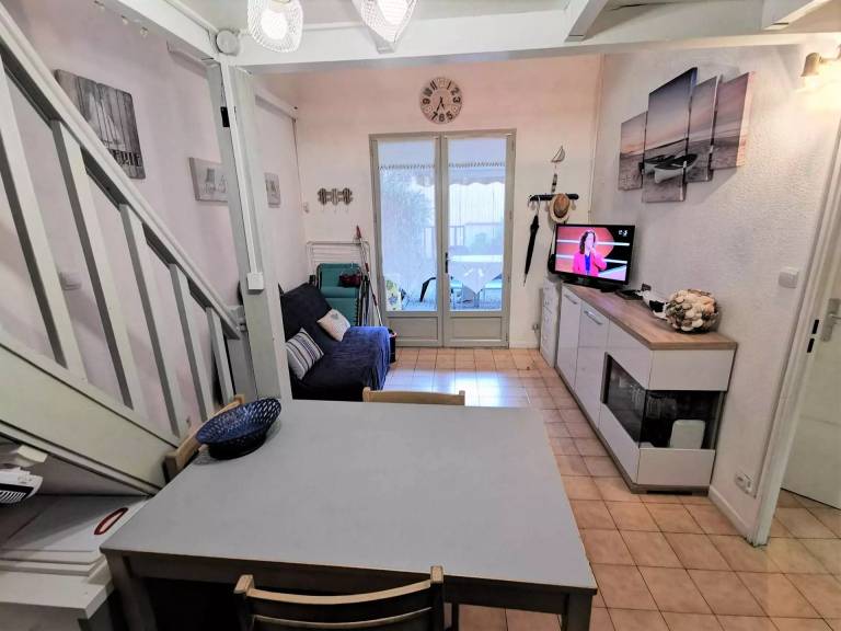 House with 2 rooms for 5 persons — photo 4