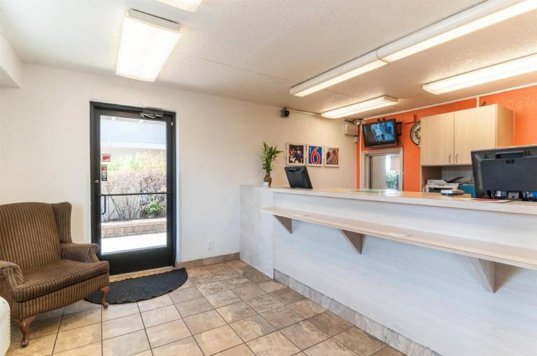 Motel 6 Farmington Hills, MI - Northwest - Farmington Hills — photo 2