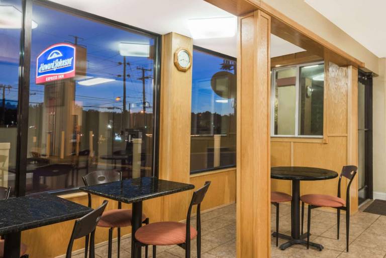 Howard Johnson by Wyndham Hartford South – Rocky Hill — photo 3