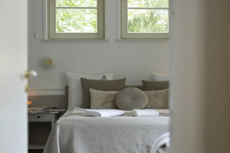 Family-oriented rental apartment with sauna, yard & jacuzzi | Close to the beach | Perfect for remote work | Pets allowed — photo 5