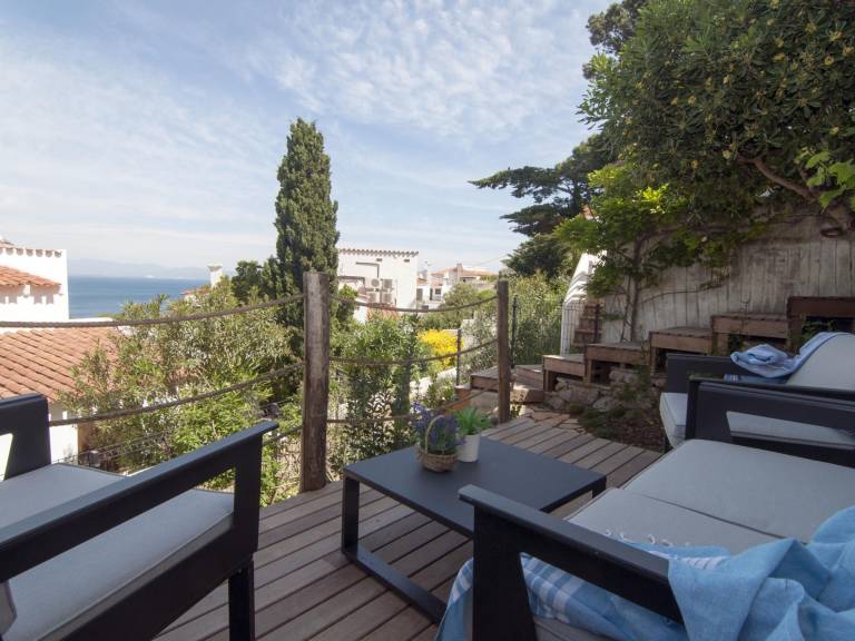 Beautiful Modern House 500m from Beach with A/C and Wifi — photo 2