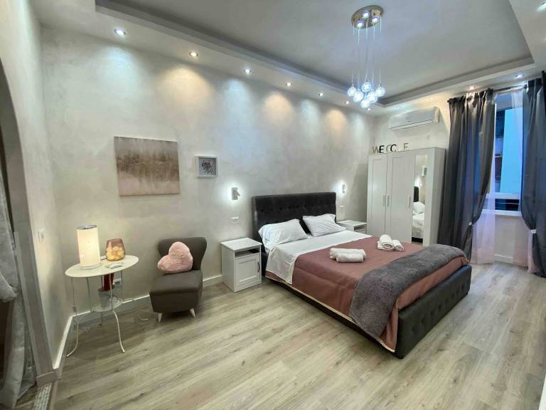 Apartment near the Colosseum, with metro line A a 2 minutes walk away in Rome