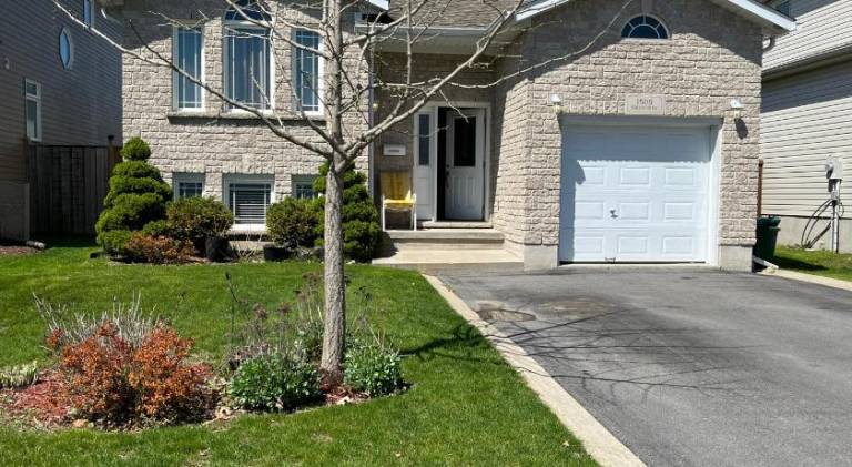 House | Suitable for remote work in Kingston, ON