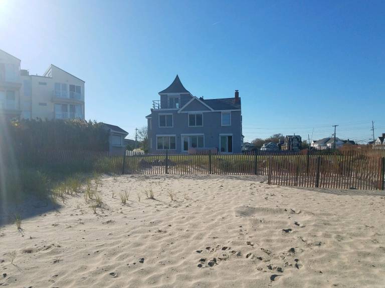 House  Monmouth Beach