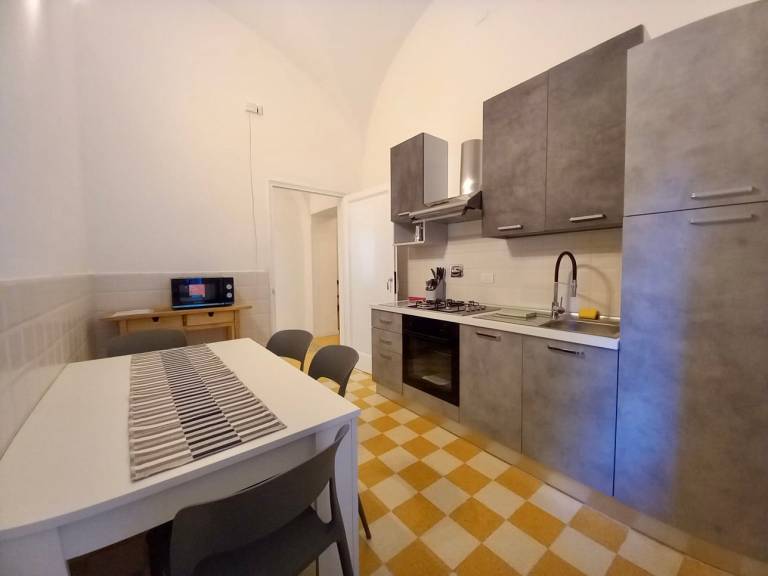 Holiday apartment with terrace & yard | Close to Florence Cathedral | Garden view — photo 2