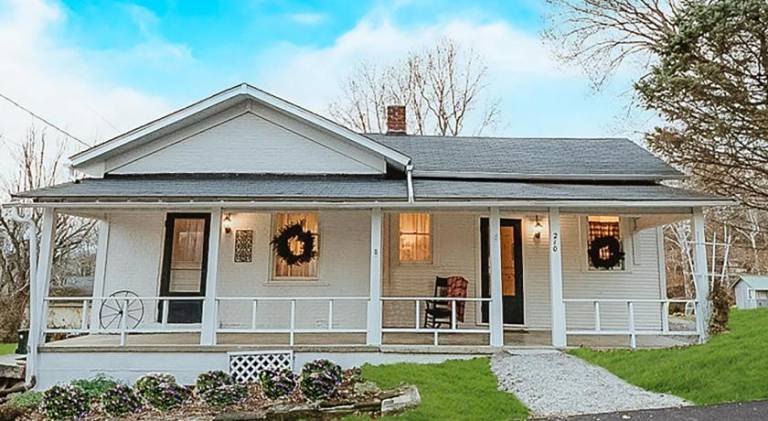 House with hot tub in Indiana