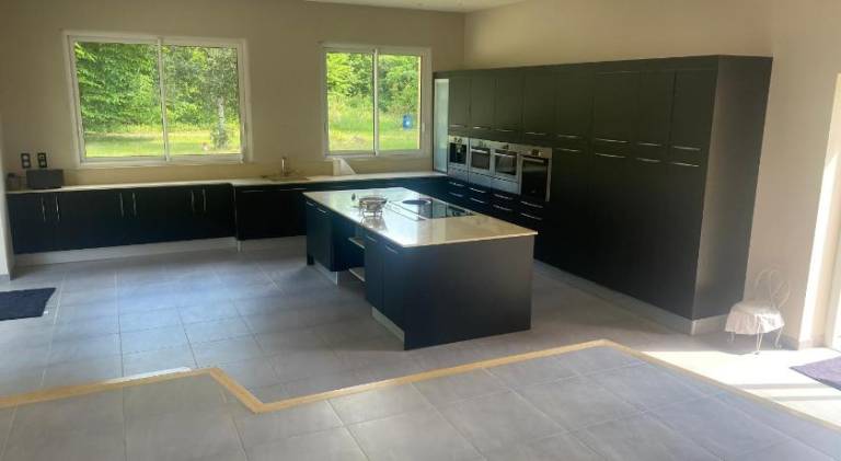 Villa with hot tub & pool | Pets are welcome — photo 4