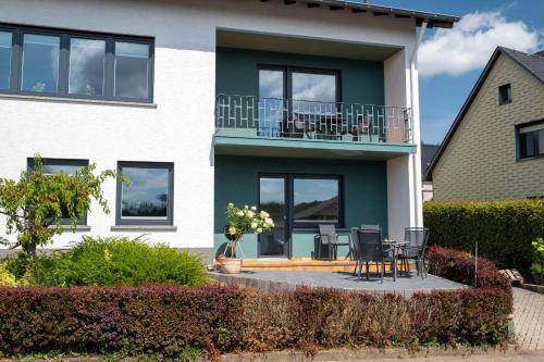 Holiday apartment with terrace, barbeque & garden — photo 3