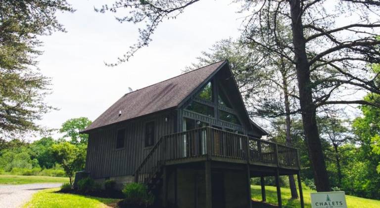 Vacation home with pool & hot tub in Logan, OH