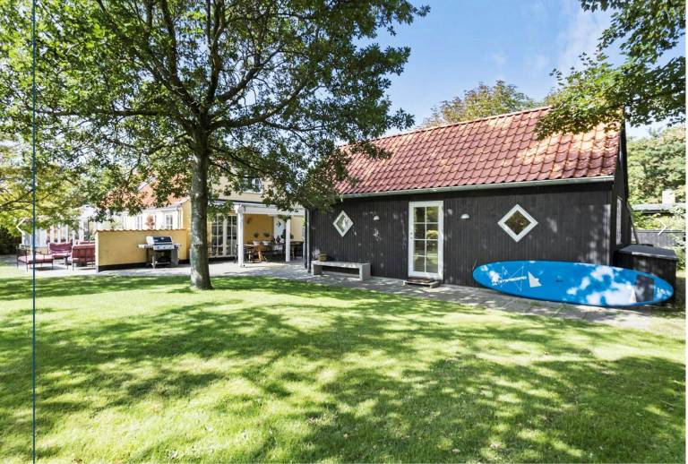 Child-friendly vacation home with yard, patio & barbeque | Beach nearby | Perfect for remote work | Pets allowed in Skagen