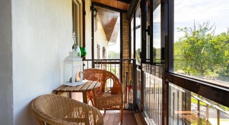 Rental apartment with terrace, garden & barbecue — photo 4