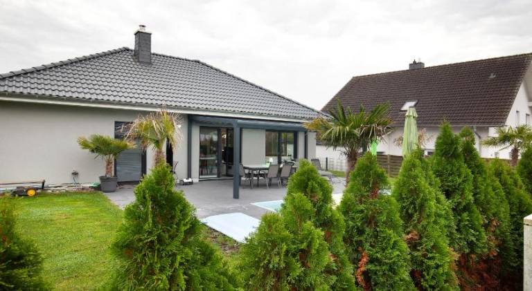Holiday apartment with BBQ, yard & pool — photo 5