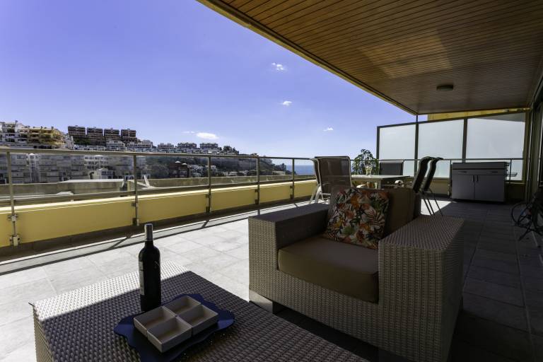 Holiday apartment with patio, pool & garden | Mountain view — photo 5