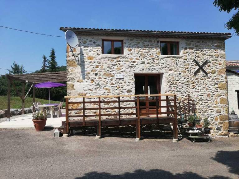 Gite with patio, garden & grill — photo 2