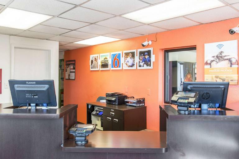 Motel 6 Council Bluffs, IA - Omaha East — photo 4