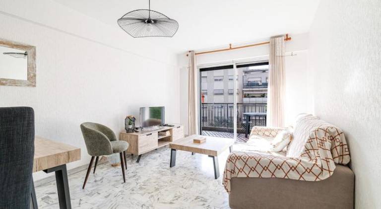 Fully equipped apartment with terrace | Beach nearby | Pets are welcome in Menton