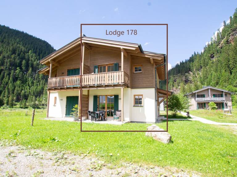 Vacation home with patio, garden & barbecue | Mountain view in Uttendorf